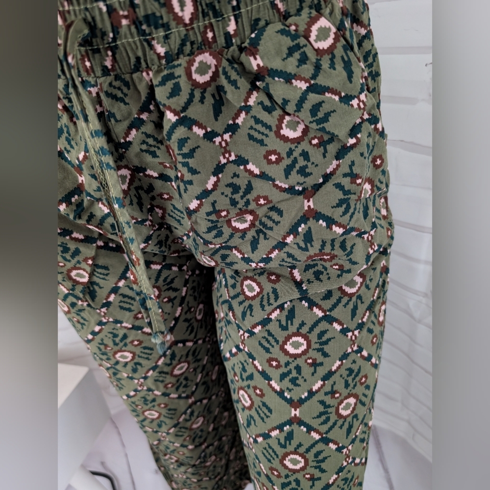 Rene Ricci Green Patterned Cropped Pants - Picture 2 of 7